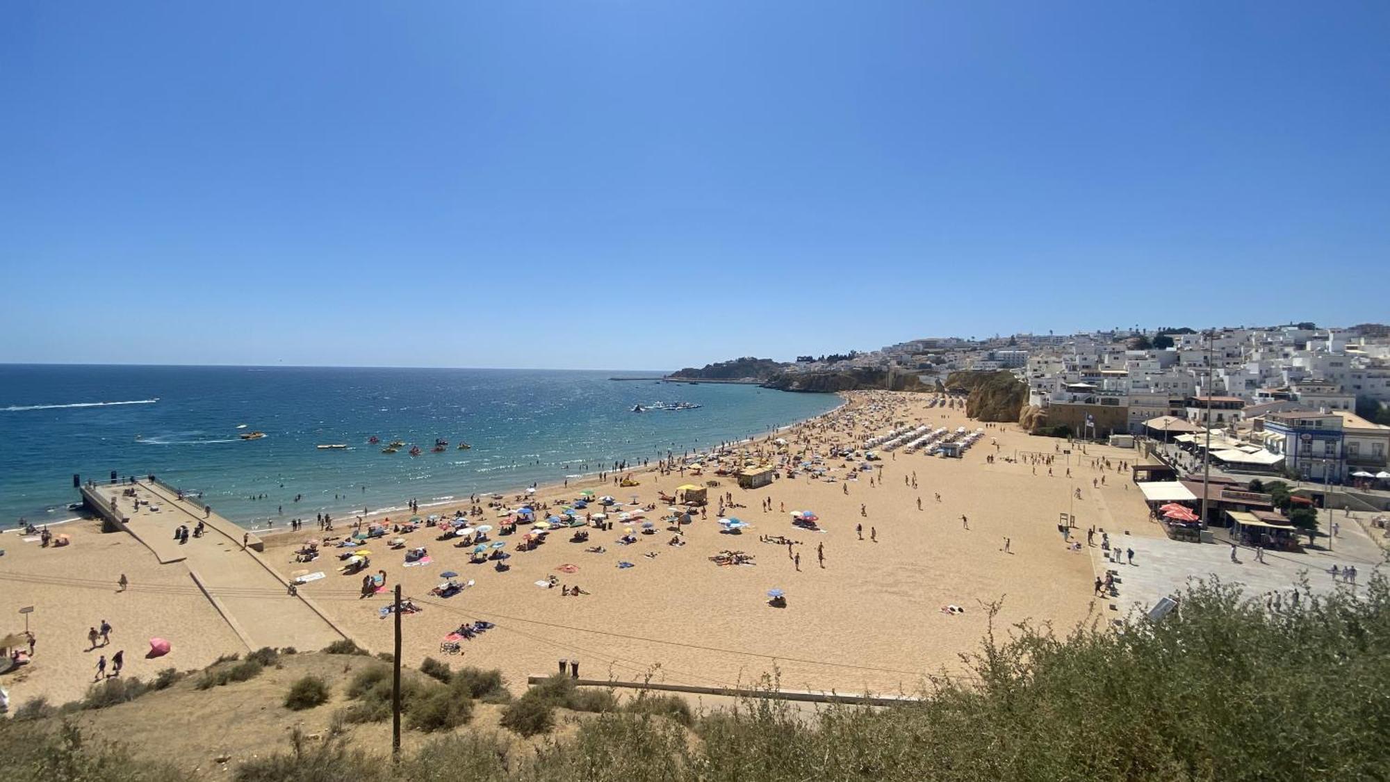 Charmant Appartement A 1Km De La Plage, Avec Piscine A Албуфейра Экстерьер фото